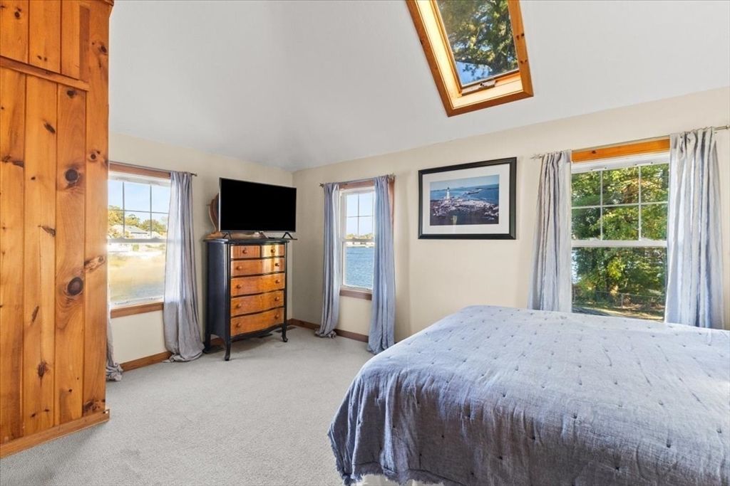 Bedroom, Interior, Water