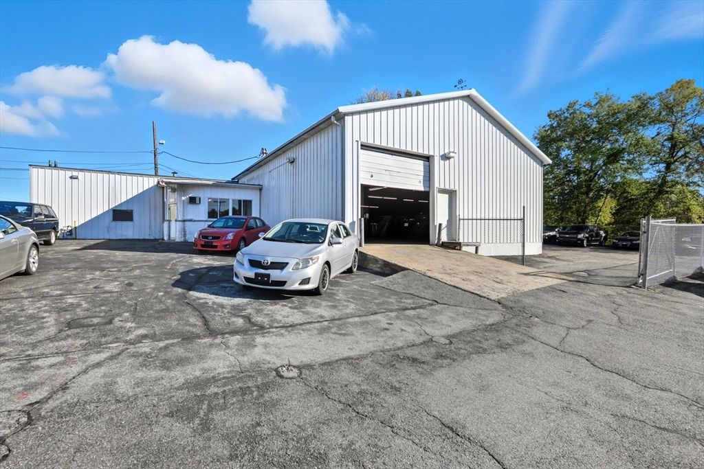 Detached Garage, Exterior