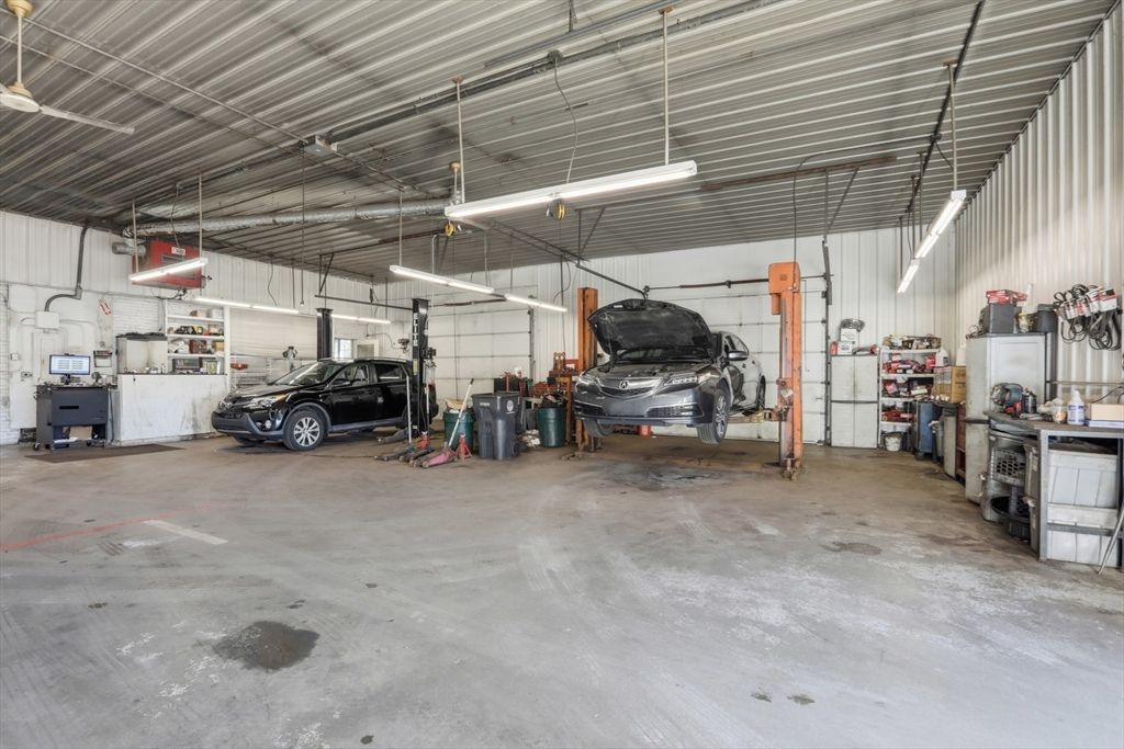 Garage, Interior