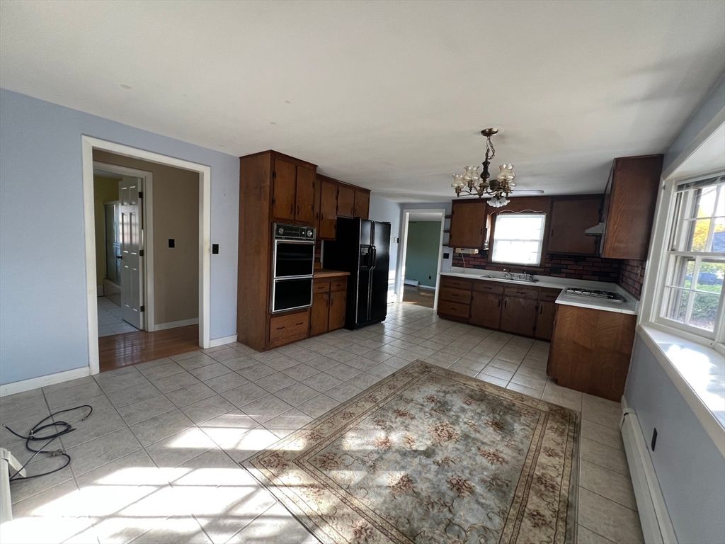 Chandelier, Interior, Kitchen