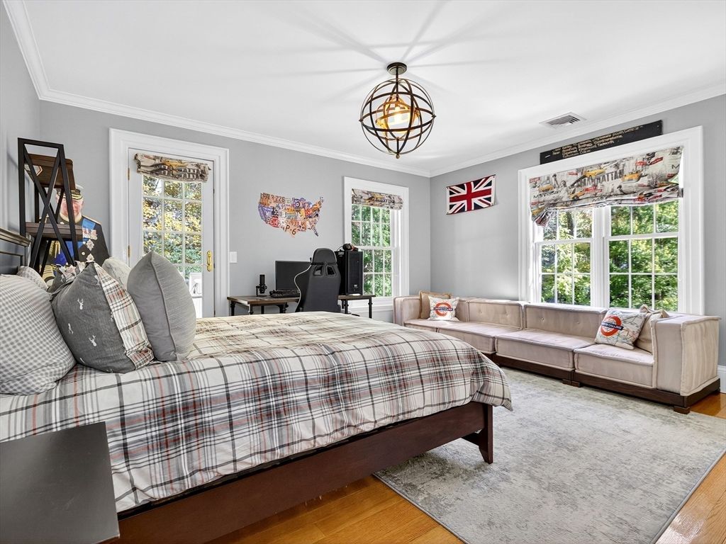 Bedroom, Interior, Pendant Lights, Wood Texture Flooring
