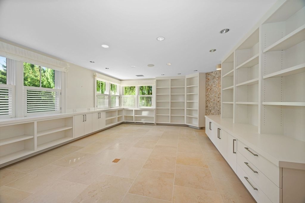 Interior, Recessed Lighting, Walk-in Closets
