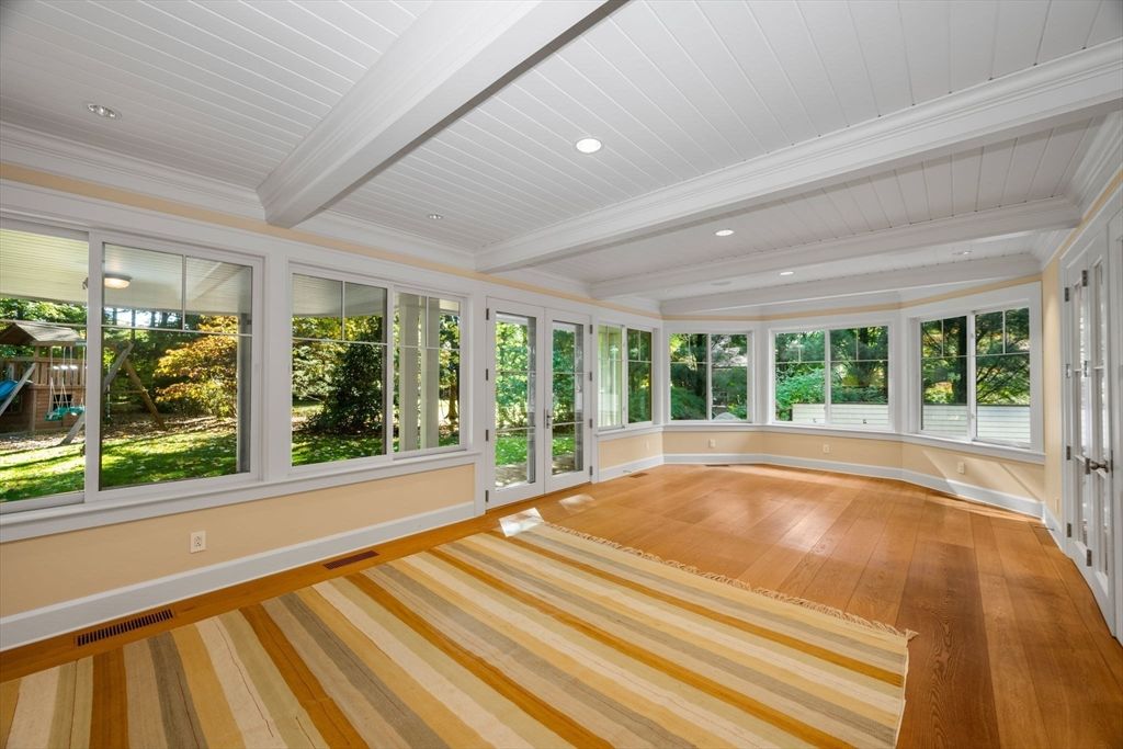 Interior, Recessed Lighting, Sun Room, Wood Texture Flooring