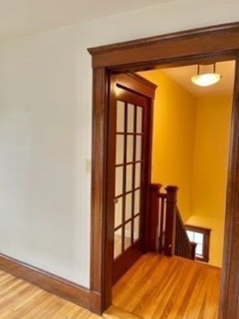 Interior, Pendant Lights, Wood Texture Flooring