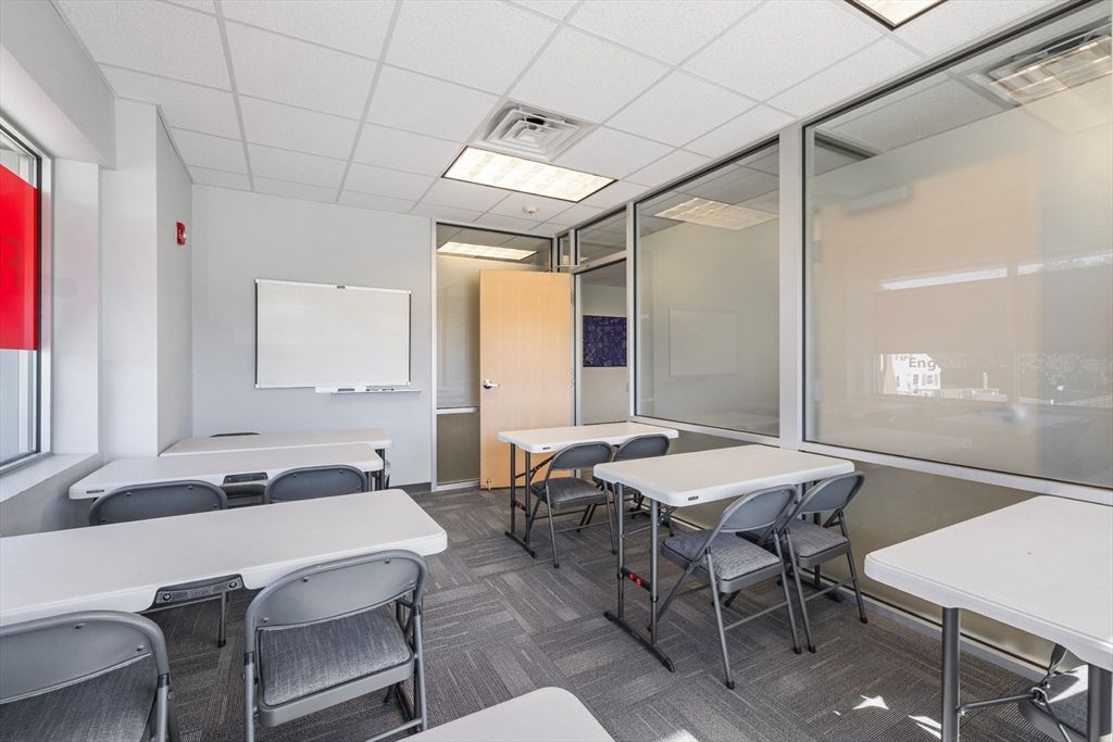 Dining room, Interior, Recessed Lighting