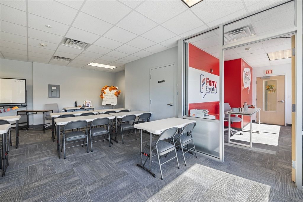 Dining room, Interior, Recessed Lighting