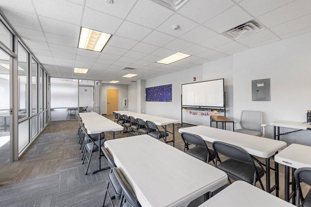 Dining room, Interior, Recessed Lighting