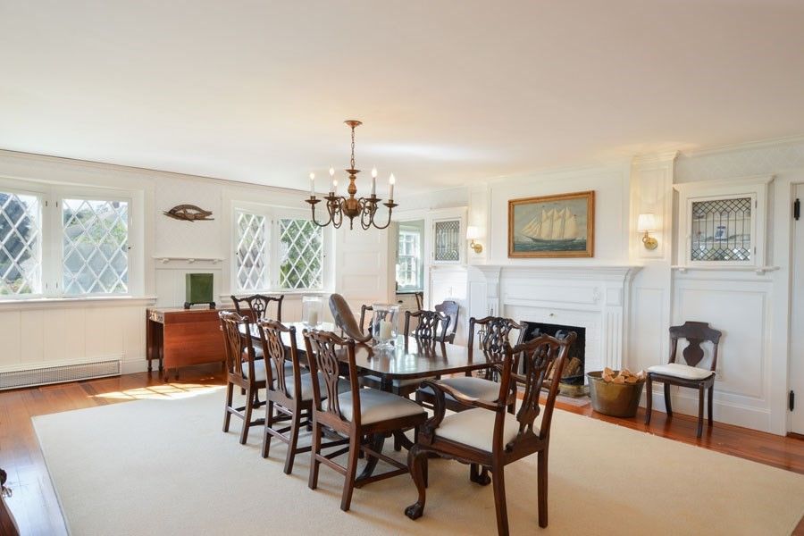Chandelier, Dining room, Fireplace, Interior, Wood Texture Flooring