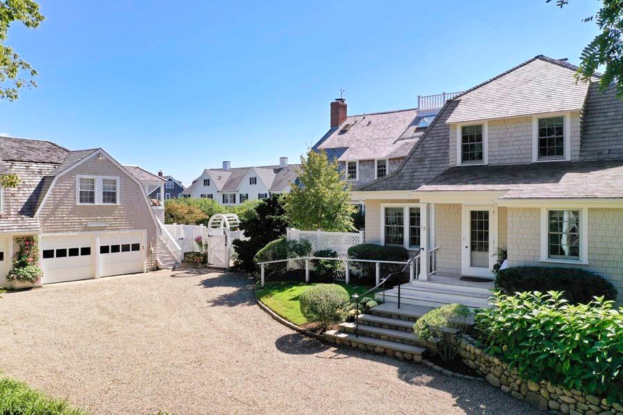 Attached, Exterior, Facade, Cape Cod