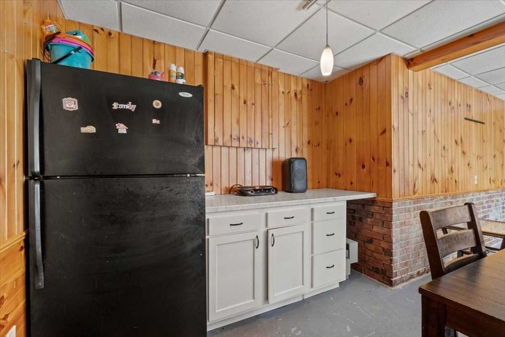 Interior, Kitchen, Pendant Lights, Wooden Walls