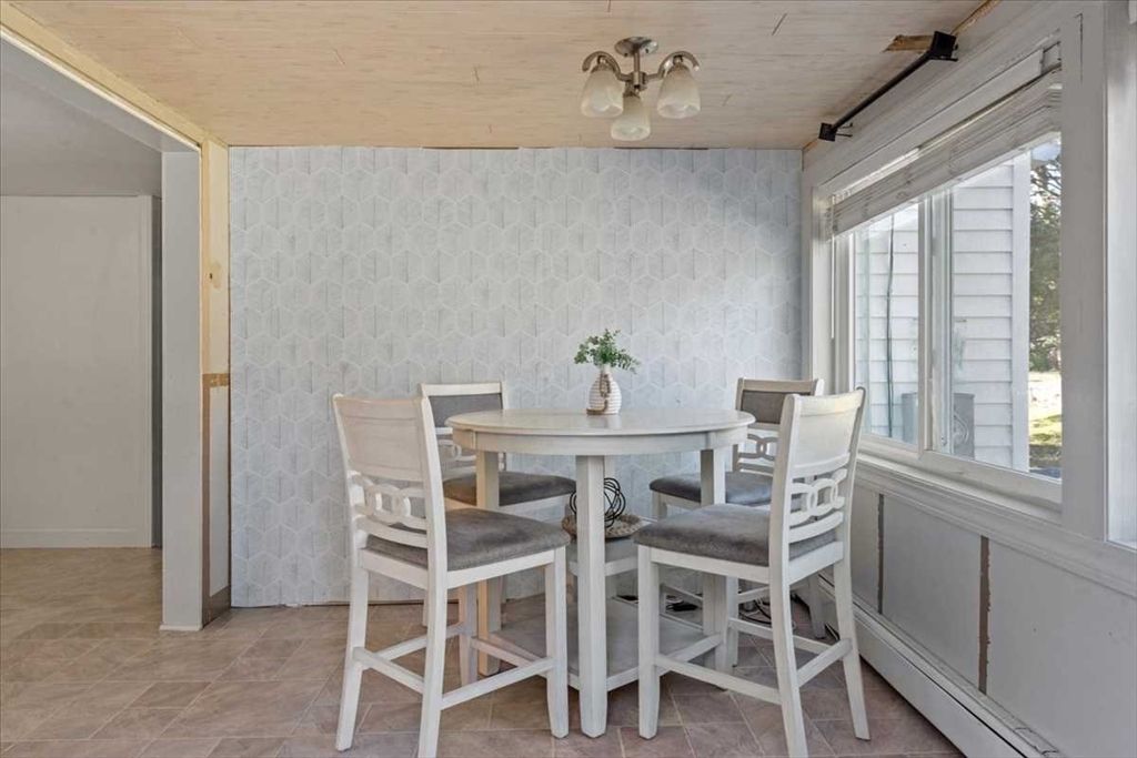 Dining room, Interior