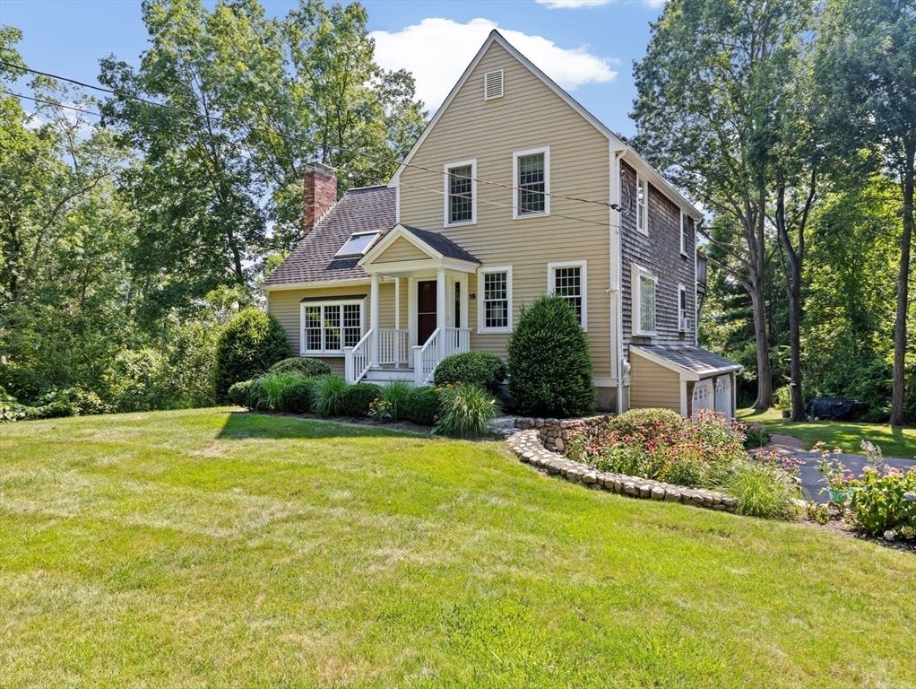 Backyard, Exterior, Facade, Queen Anne Victorian