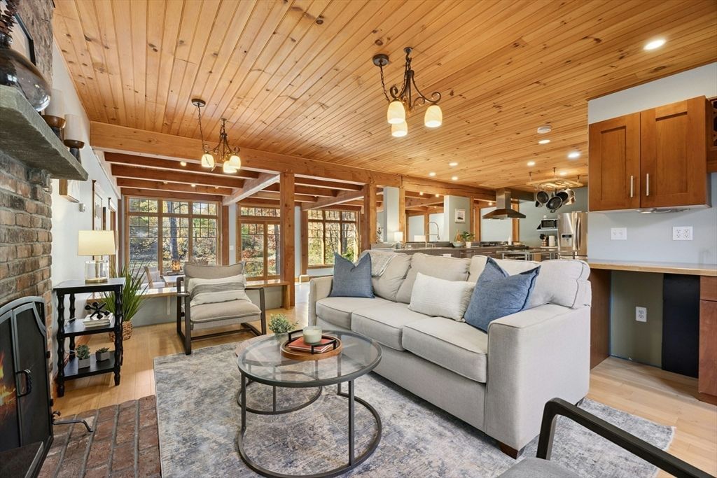 Interior, Kitchen, Living room, Pendant Lights, Recessed Lighting, Stone Walls, Wooden Beams, Wooden Ceilings, Wood Texture Flooring