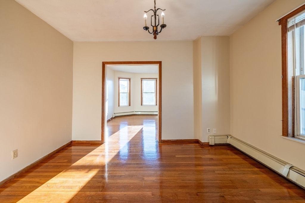 Empty room, Interior, Pendant Lights, Wood Texture Flooring