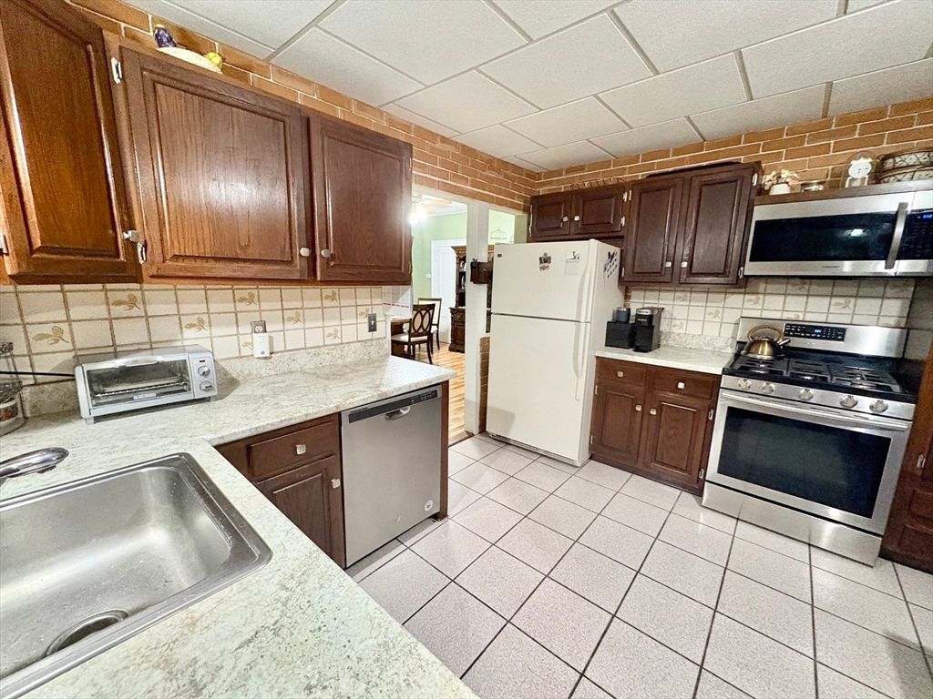Interior, Kitchen, Stainless Steel Appliances