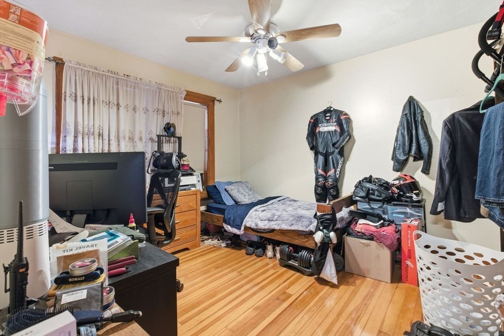 Bedroom, Fitness Equipment, Interior, Wood Texture Flooring