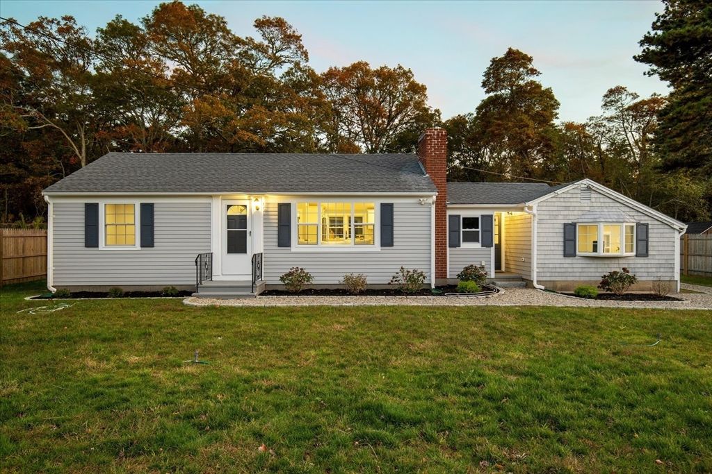 Backyard, Exterior, Facade, Cape Cod
