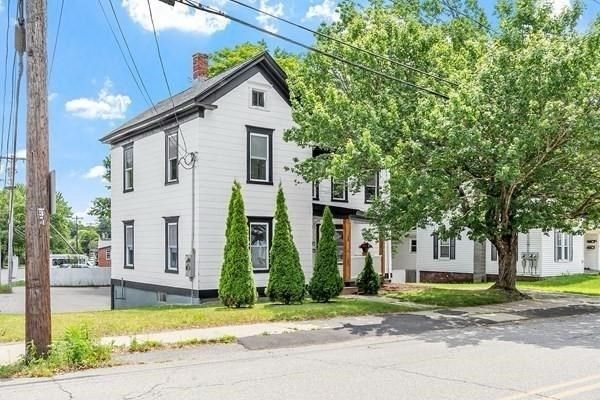 Exterior, Facade, Queen Anne Victorian