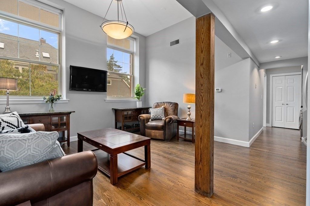 Interior, Living room, Pendant Lights, Recessed Lighting, Wood Texture Flooring