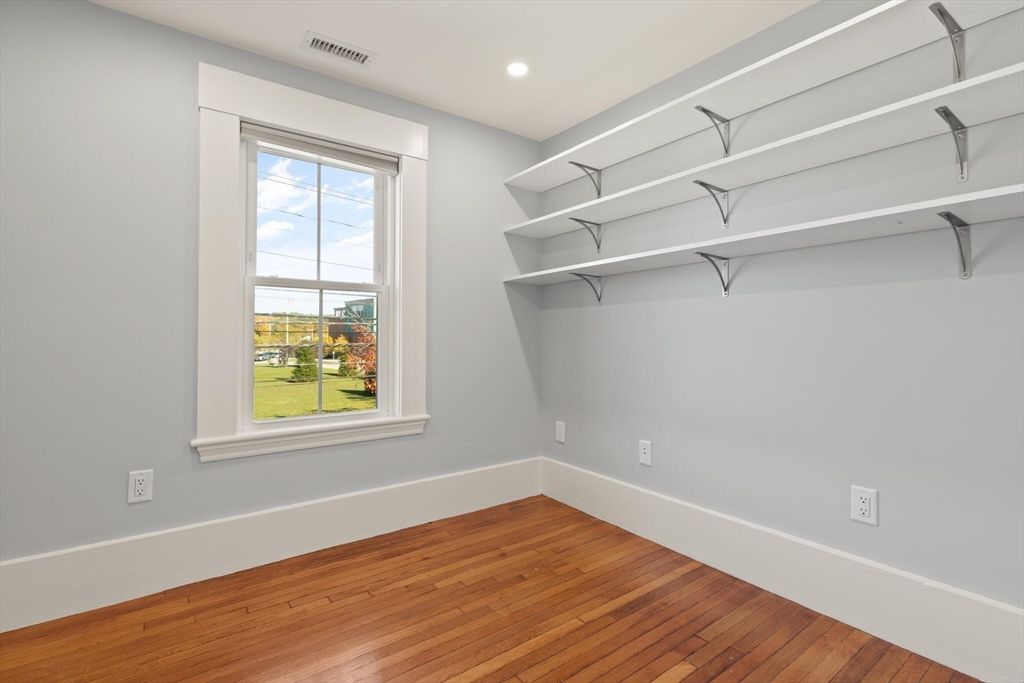 Interior, Recessed Lighting, Walk-in Closets, Wood Texture Flooring