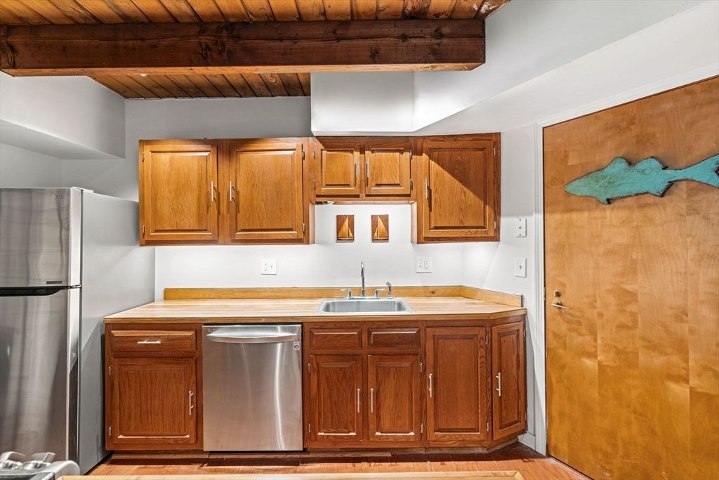 Interior, Kitchen, Stainless Steel Appliances, Wooden Beams, Wooden Ceilings, Wood Texture Flooring