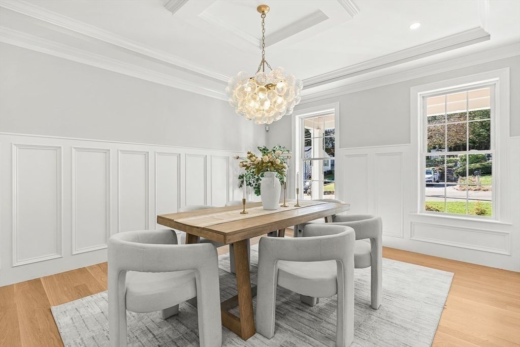 Chandelier, Dining room, Interior, Recessed Lighting, Wood Texture Flooring