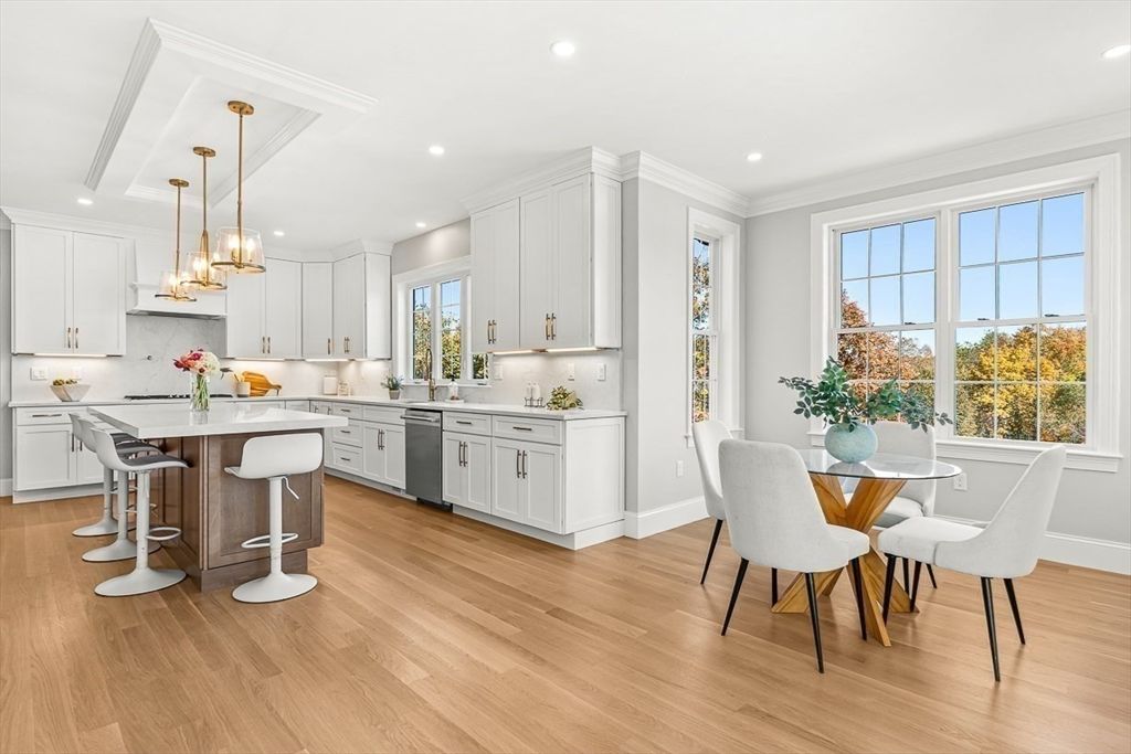 Dining room, Interior, Kitchen, Pendant Lights, Recessed Lighting, Wood Texture Flooring