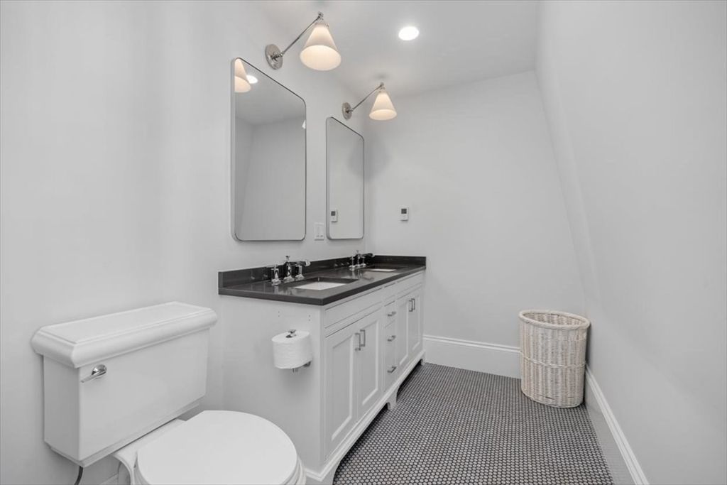 Bathroom, Interior, Recessed Lighting