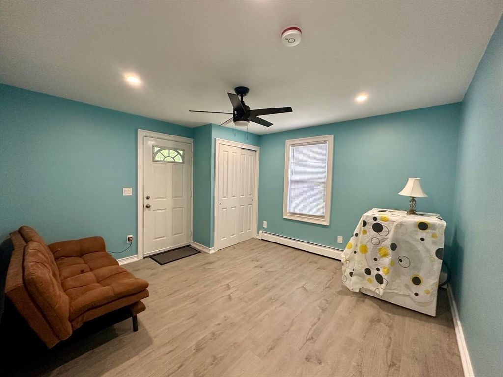 Interior, Recessed Lighting, Wood Texture Flooring