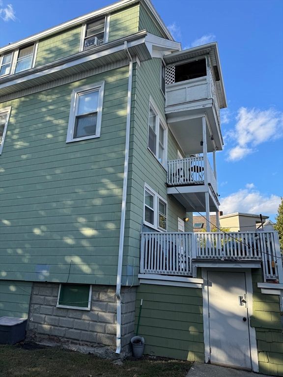 Exterior, Facade, None