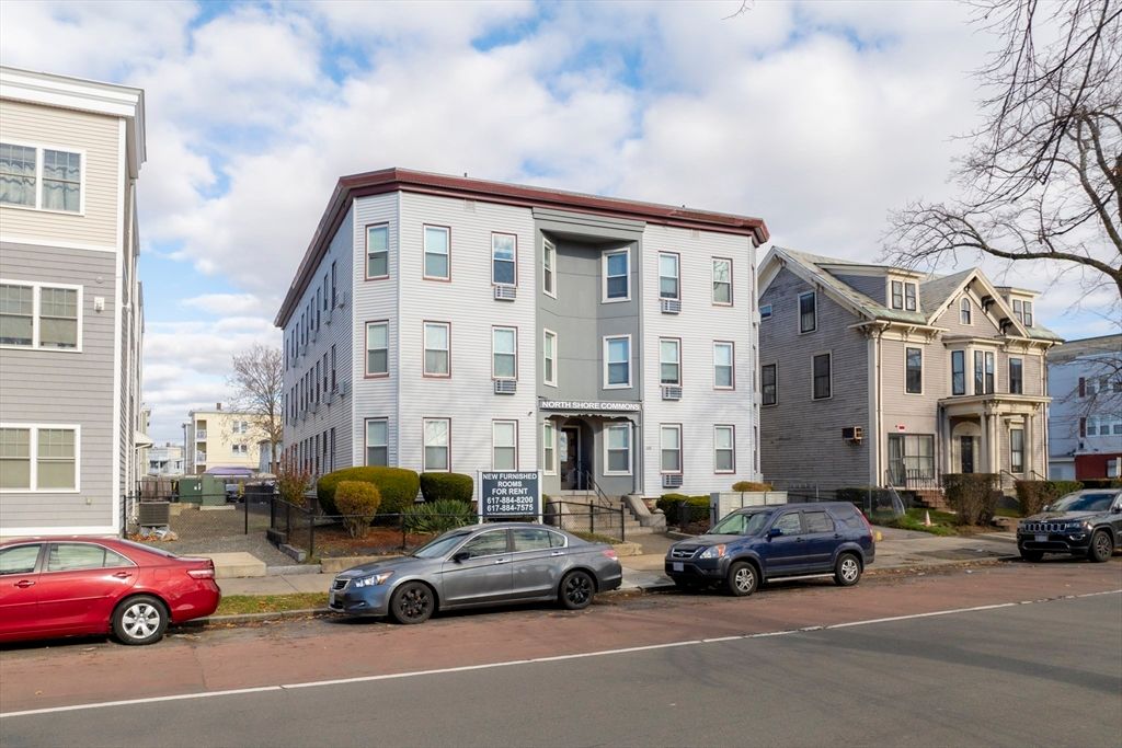 Exterior, Facade, Rowhouse