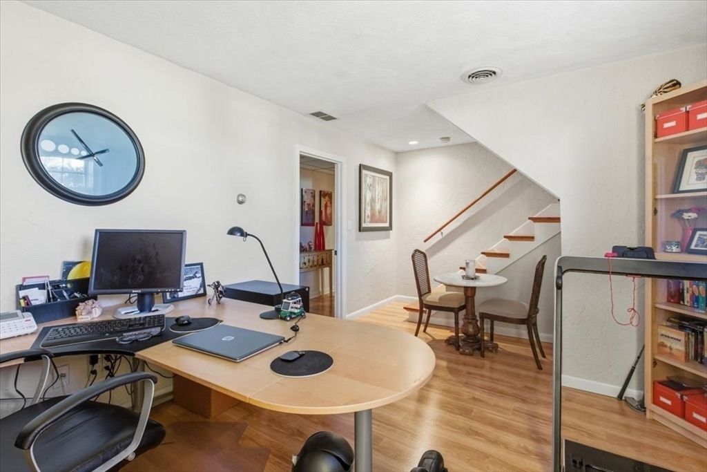 Home Office, Interior, Recessed Lighting, Wood Texture Flooring