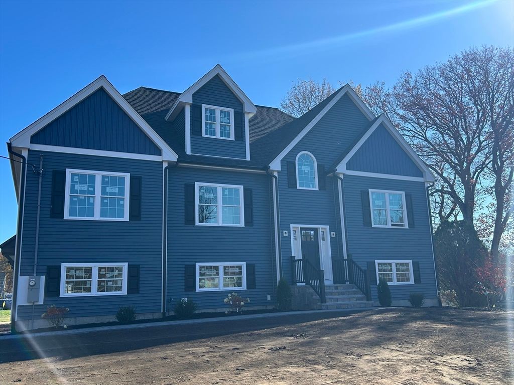 Exterior, Facade, Farmhouse
