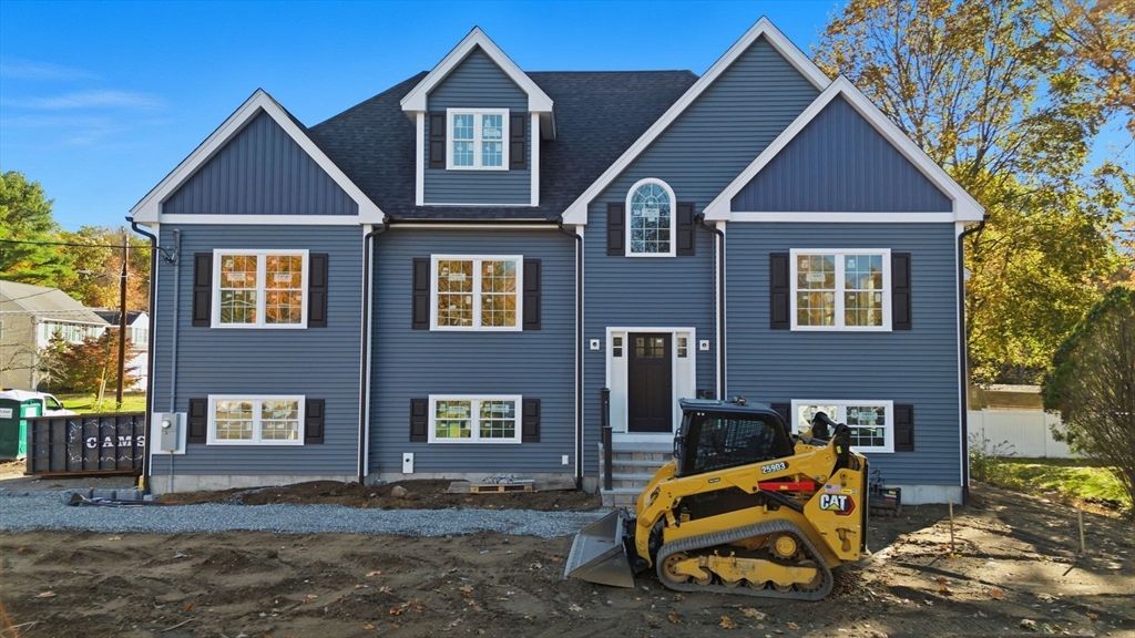 Exterior, Facade, Rowhouse