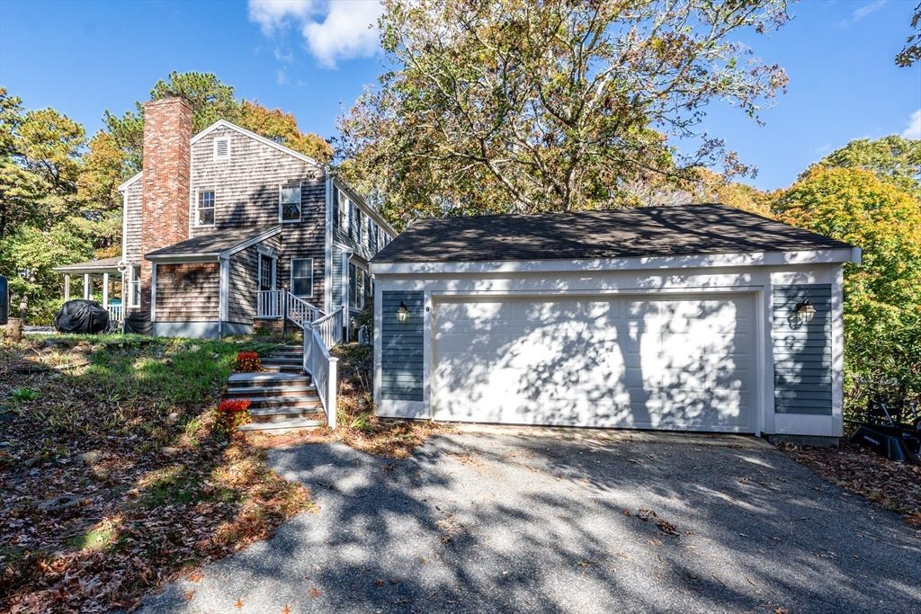 Detached Garage, Exterior