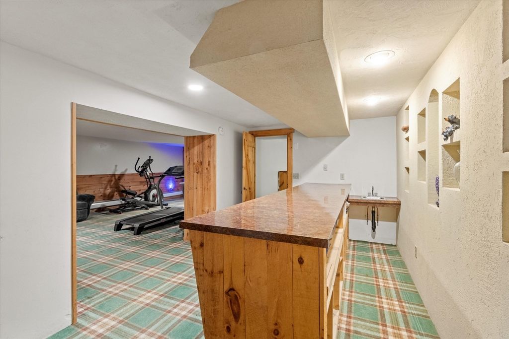 Fitness Equipment, Interior, Recessed Lighting