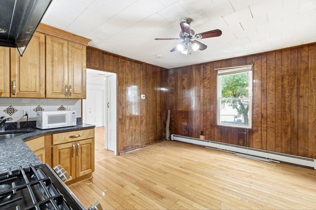 Empty room, Interior, Kitchen, Wood Texture Flooring, Wooden Walls