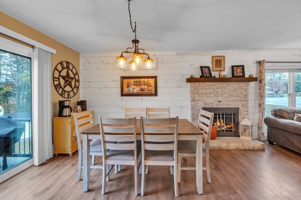 Dining room, Fireplace, Interior, Pendant Lights, Wood Texture Flooring
