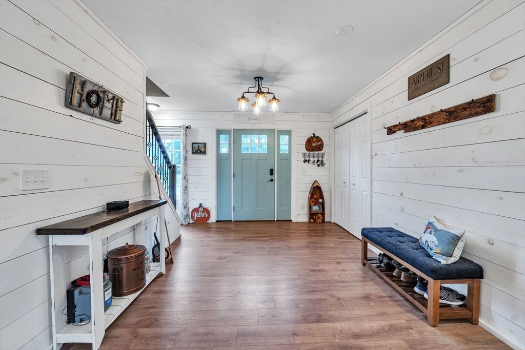 Chandelier, Interior, Wood Texture Flooring