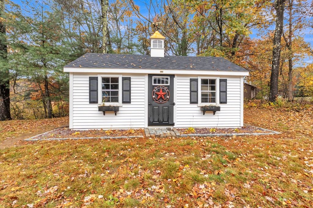 Exterior, Facade, Cape Cod
