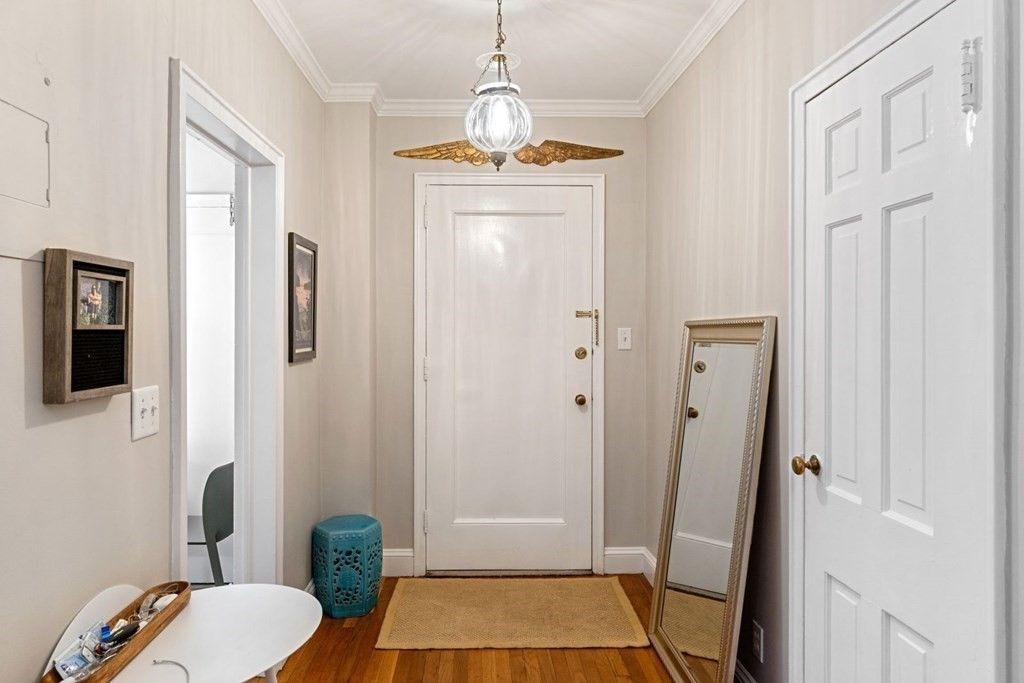 Interior, Pendant Lights, Wood Texture Flooring