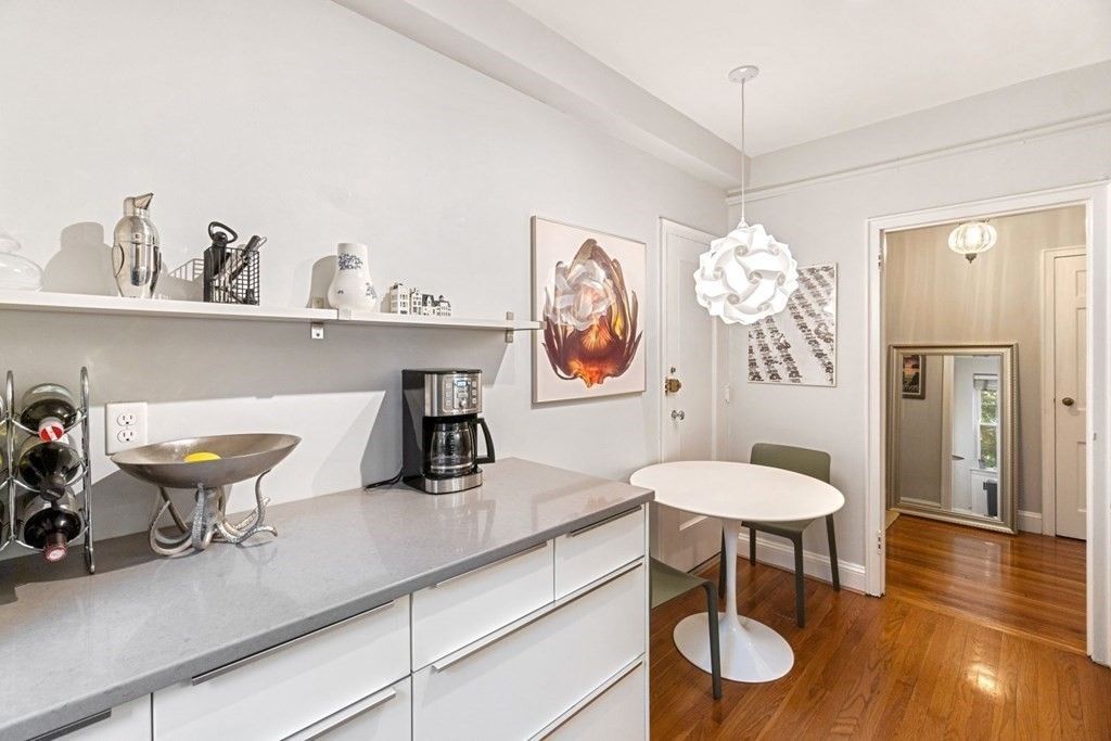 Interior, Pendant Lights, Wood Texture Flooring