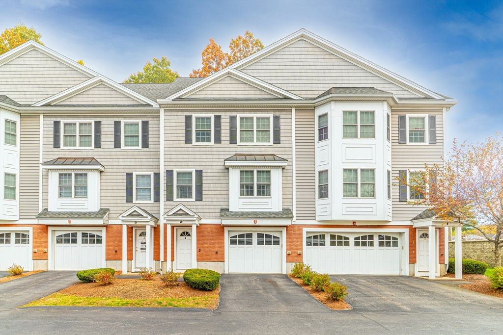 Attached, Exterior, Facade, Brick Facade, Rowhouse