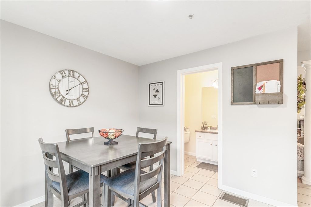 Dining room, Interior