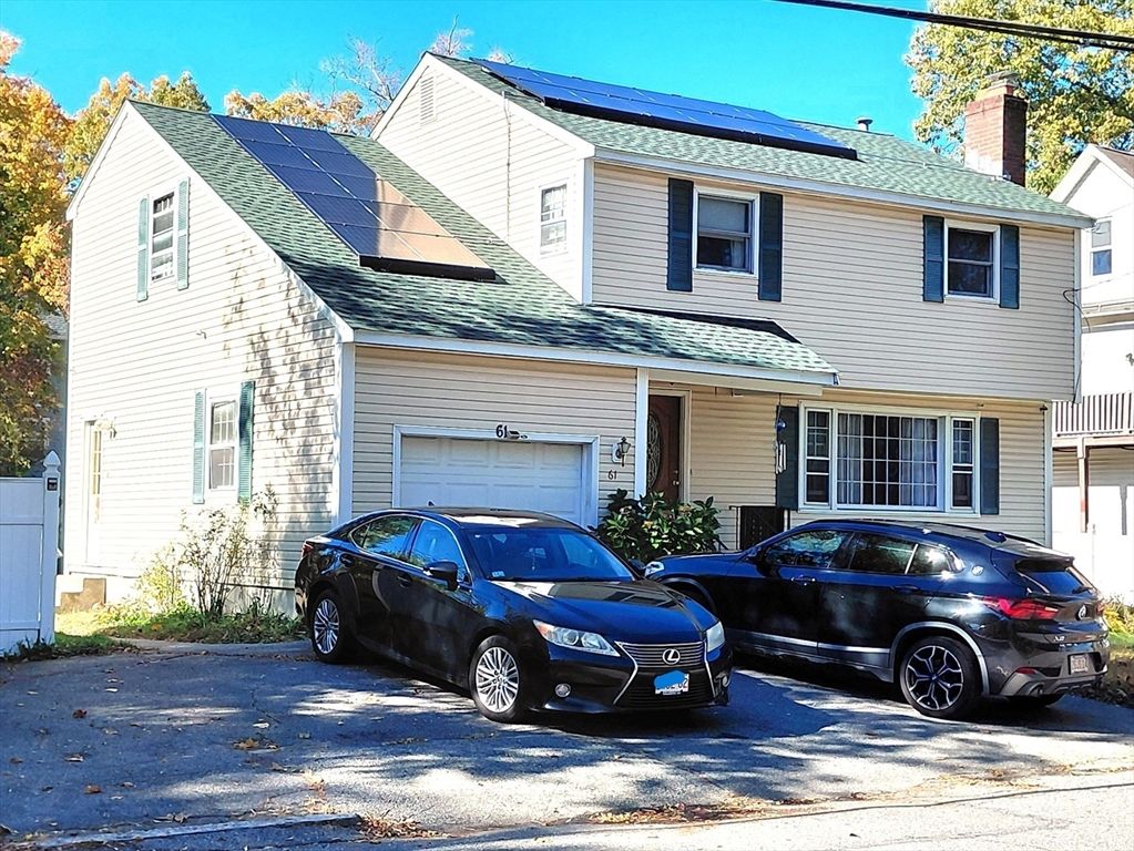 Attached, Exterior, Facade, Solar Panels, Rowhouse