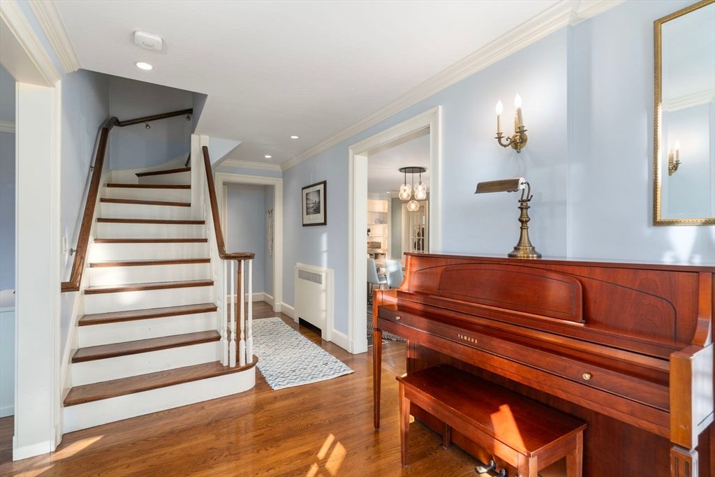 Interior, Piano, Recessed Lighting, Wood Texture Flooring