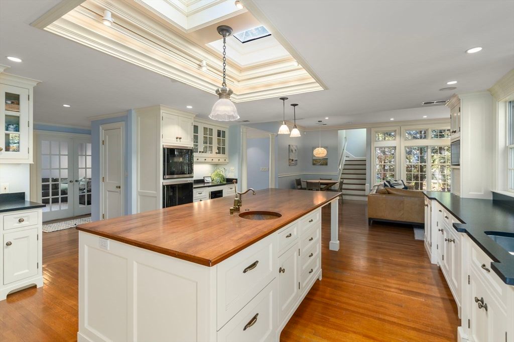 Interior, Kitchen, Living room, Pendant Lights, Recessed Lighting, Stainless Steel Appliances, Wood Texture Flooring