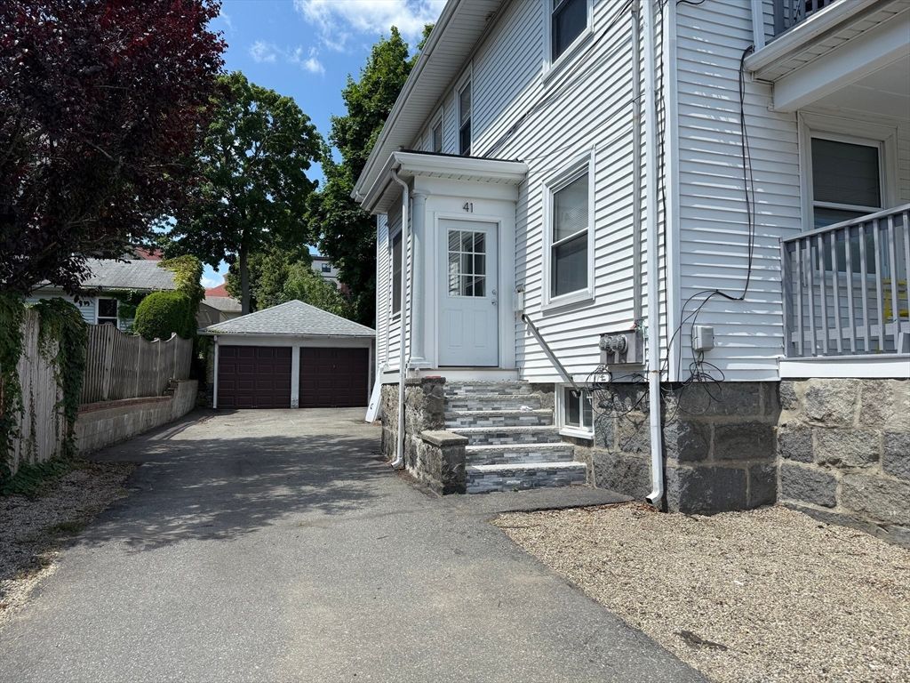 Detached Garage, Exterior