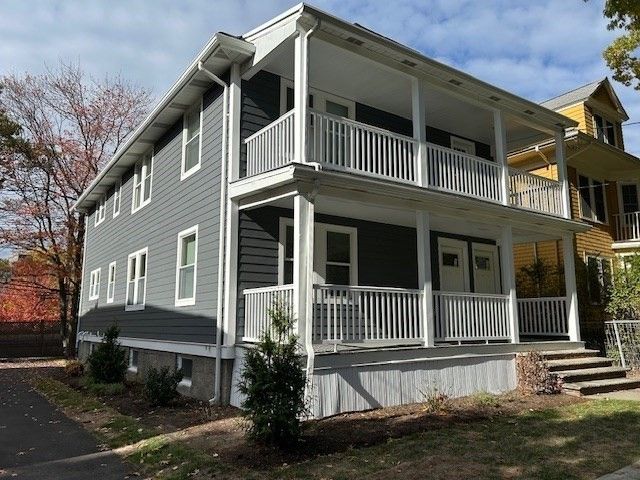 Exterior, Facade, American Craftsman