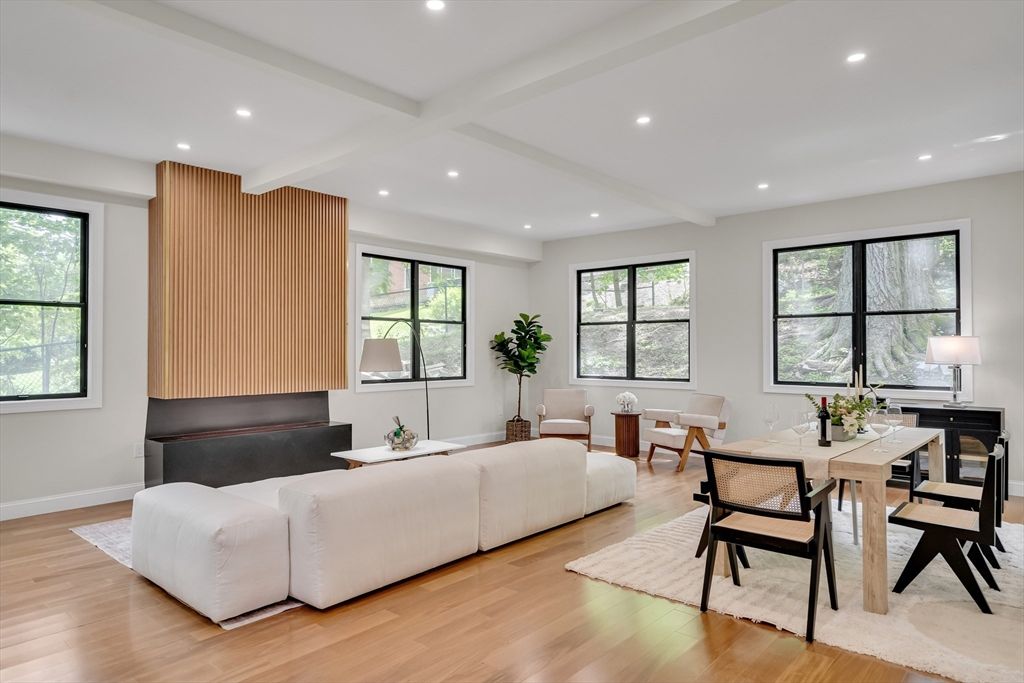 Dining room, Interior, Living room, Recessed Lighting, Wood Texture Flooring